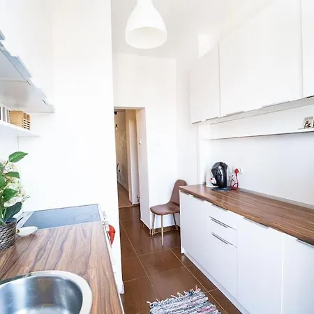 Апартаменты 2bd Next To Vitosha Bul. София