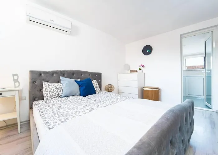 2bd Next To Vitosha Bul. アパート